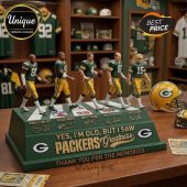 Green Bay Packers sculpture! Features: Driver, White, Favre, Nitschke, Starr; Text: 