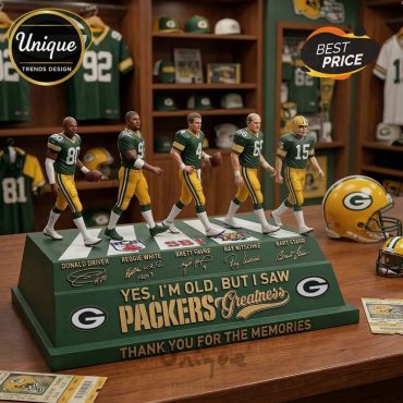 Green Bay Packers Legends Collection Premium Football Diorama Set