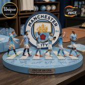 Light blue Manchester City FC crest display with 6 player figurines, 