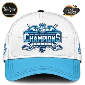 White and blue baseball cap featuring Saguenéens hockey champions graphics with crossed sticks and hockey puck icons!